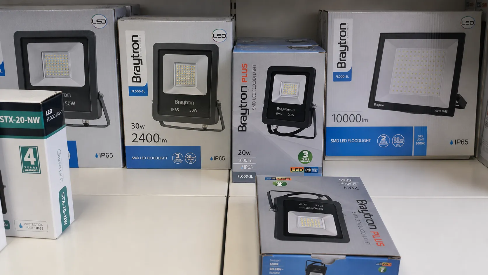 Elektro-materijal i rasvjeta – slika 17